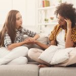 Cara Mensupport Teman yang Sedang Terpuruk dalam Sedihnya Kehilangan-cover