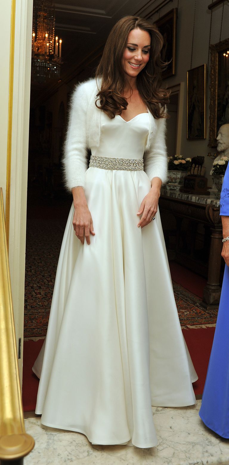 Romantis dan Manis! Pangeran William Rupanya Membantu Penata Rambut Kate Middleton Saat Pernikahan