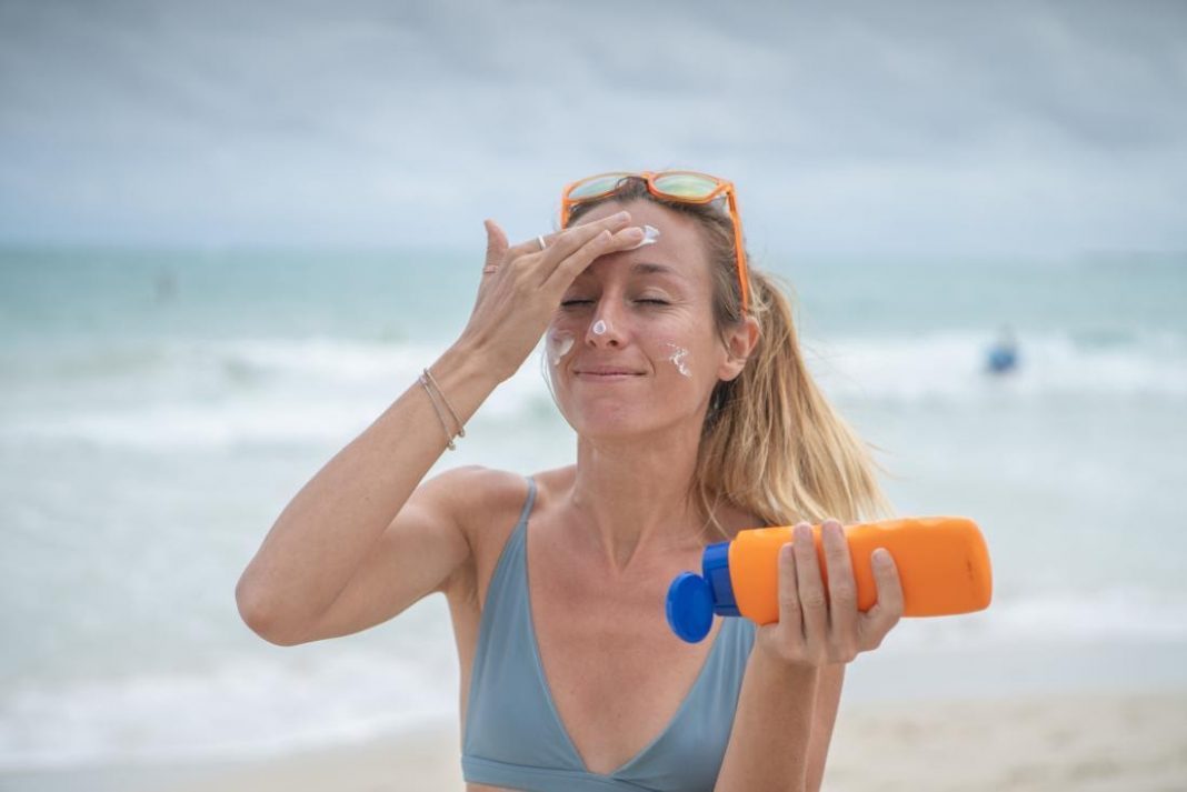 Begini Cara Mengetahui Sunscreen yang Kamu Gunakan Habis Masa Pakainya