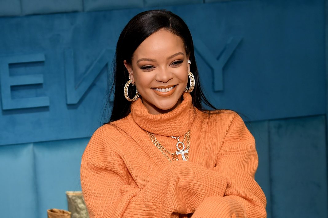 Rihanna Akan Merilis Buku Resep Masakan?