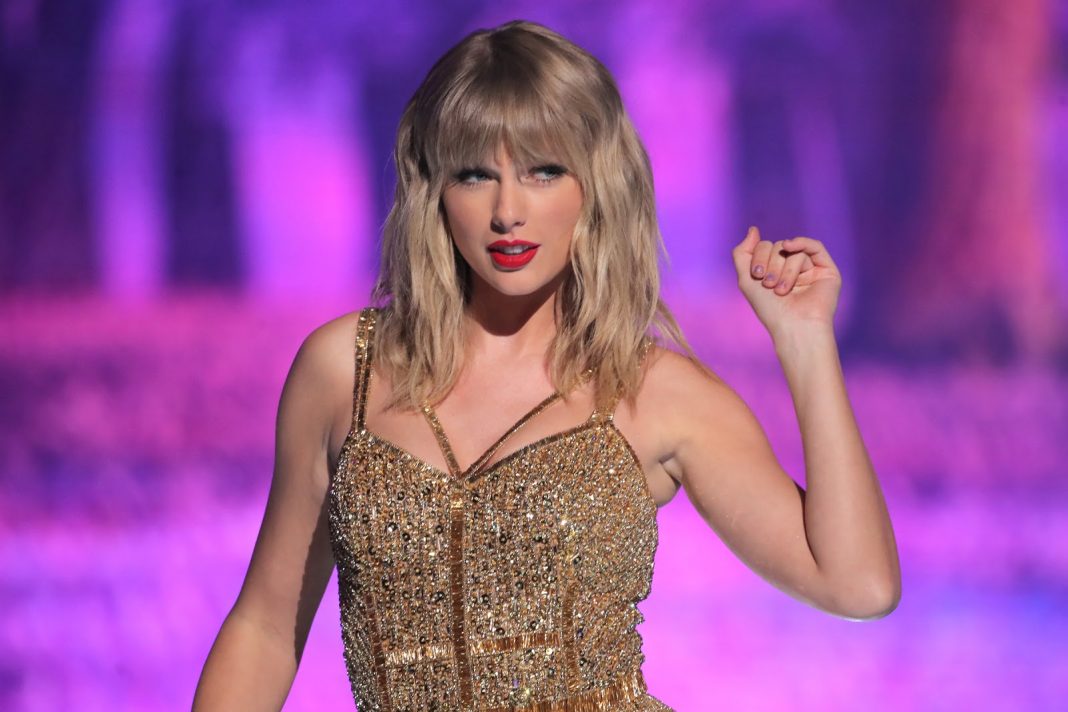 Taylor Swift Digugat oleh Taman Hiburan Karena Judul Album Barunya ‘Evermore’