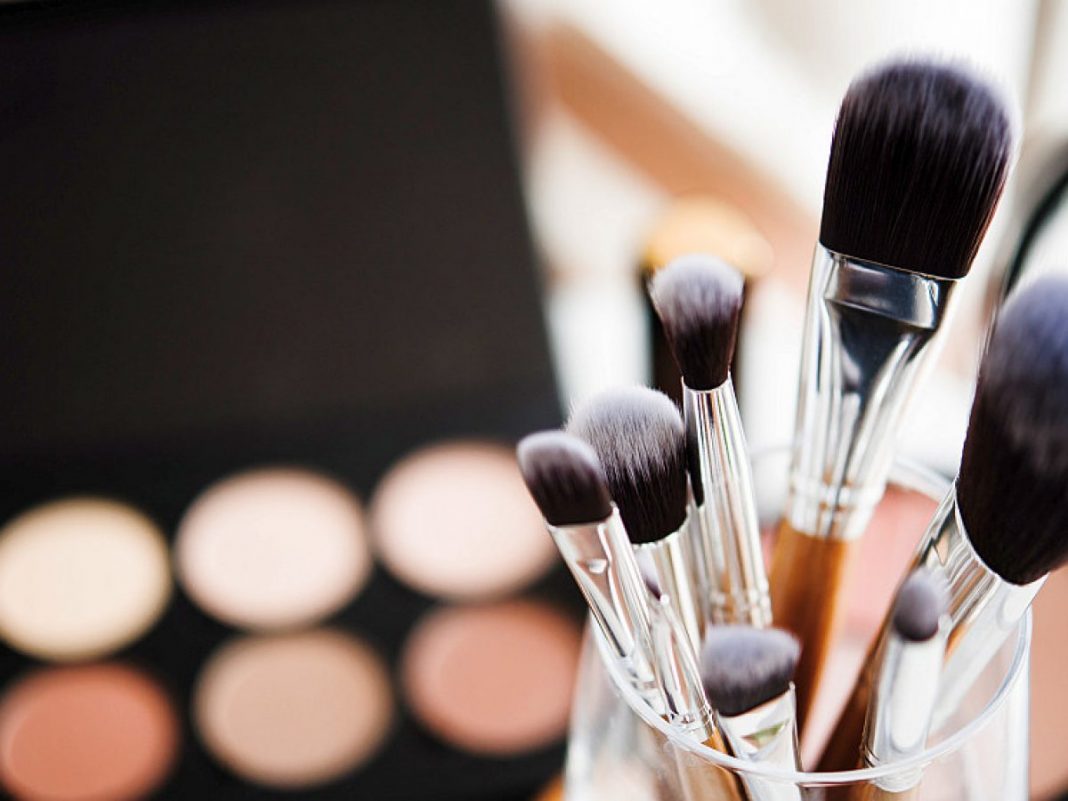 Ide DIY Tempat Penyimpanan Makeup