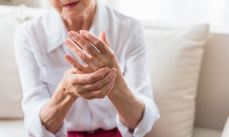 Gejala Rheumatoid Arthritis yang Perlu Kamu Tahu
