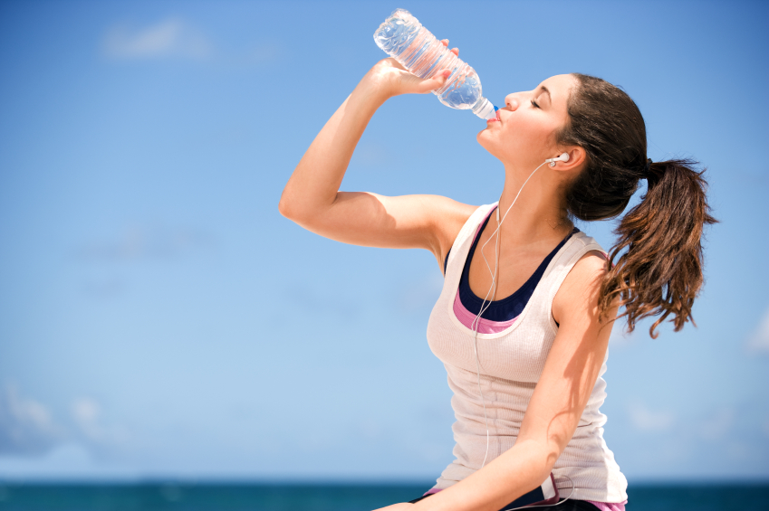Terlalu Banyak Minum Air Tidak Baik Bagi Tubuh, Ini Gangguan yang Dapat Kamu Alami