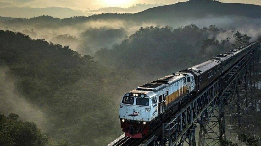 Alasan Tepat Naik Kereta Api Selalu Menyenangkan Bagi Traveller