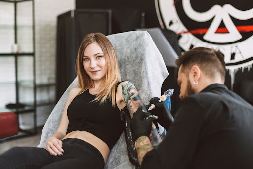 5 Hal yang Perlu Diperhatikan saat Pilih Tempat Tato Menurut Tattoo Artist