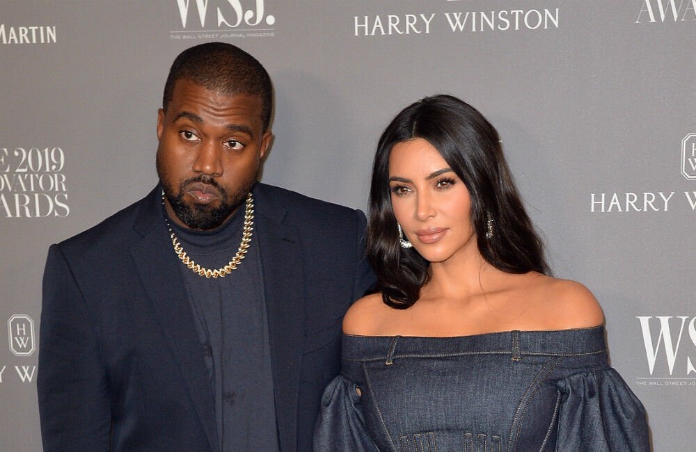 Menyesali Kesalahannya, Kanye West Dikabarkan Ingin Rujuk dengan Kim Kardashian