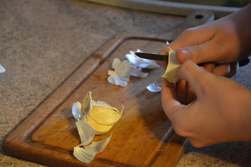 Cara Memanfaatkan Kulit Bawang Putih untuk Makanan-2