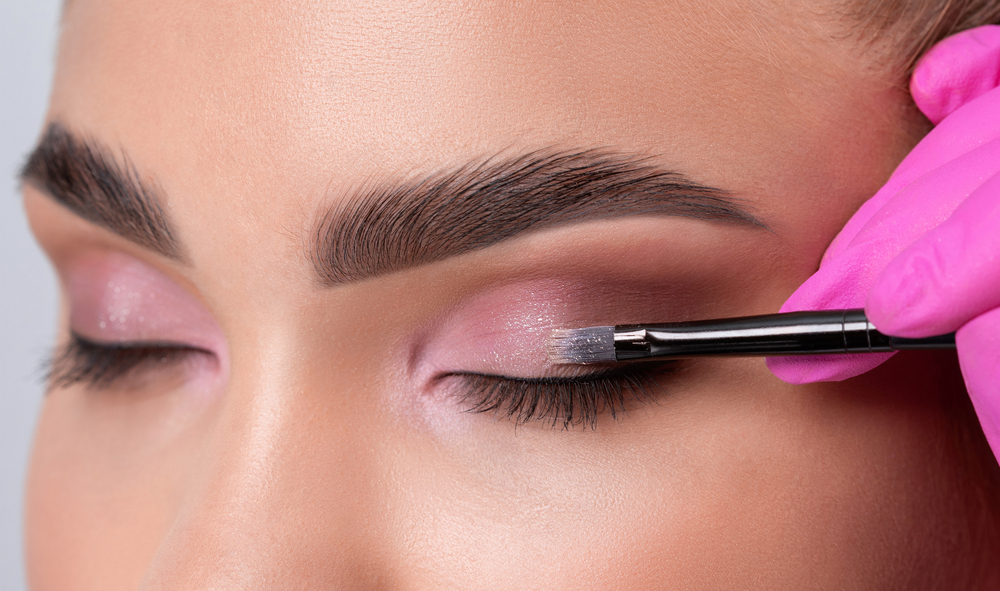 Punya Hooded Eyes? Ini Tips Makeup Eyeshadow yang Bisa Percantik Matamu