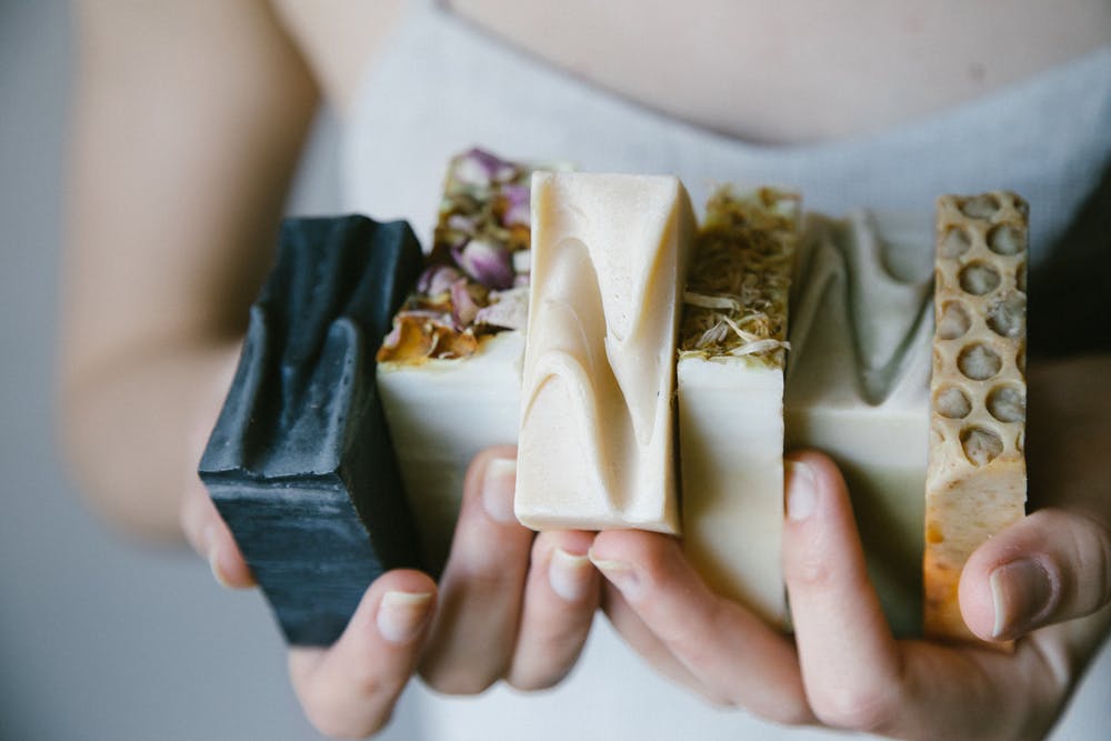 9 Rekomendasi Minyak untuk Membuat Handmade Soap