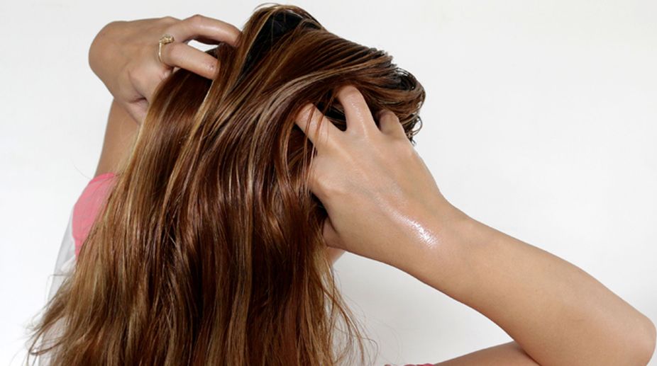 Mengenal Hair-Oiling: Do’s & Don’ts 