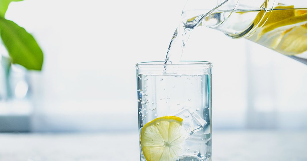 11 Manfaat Luar Biasa Air Lemon yang Mungkin Belum Kamu Ketahui (Bagian 1)