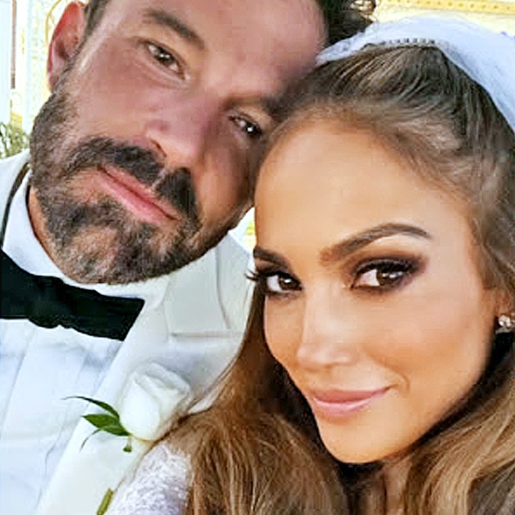 Selamat! Jennifer Lopez dan Ben Affleck Menikah dalam Upacara Kecil Setelah Memperoleh Lisensi Pernikahan di Vegas