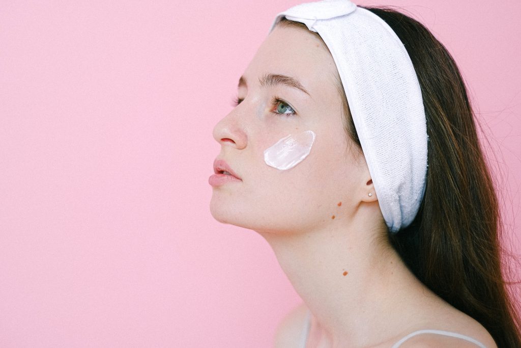 15 kebiasaan malam hari yang merusak kulit Anda (Bagian 1)