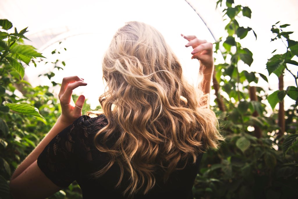 16 penyebab rambut rontok yang mengejutkan (bagian 1)