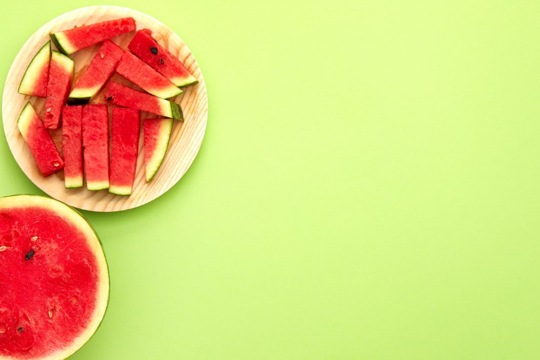 Tips Memilih Semangka Terbaik Menurut Pakar Makanan