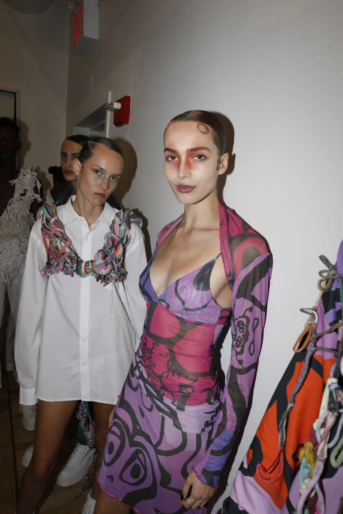 Mengenal Tren Makeup Butterfly Bridges yang Wara-wiri di Pagelaran Fashion Show