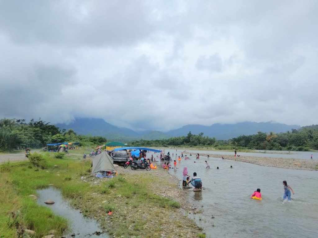 Pantai Lanaga Keindahan Aceh yang tiada habisnya