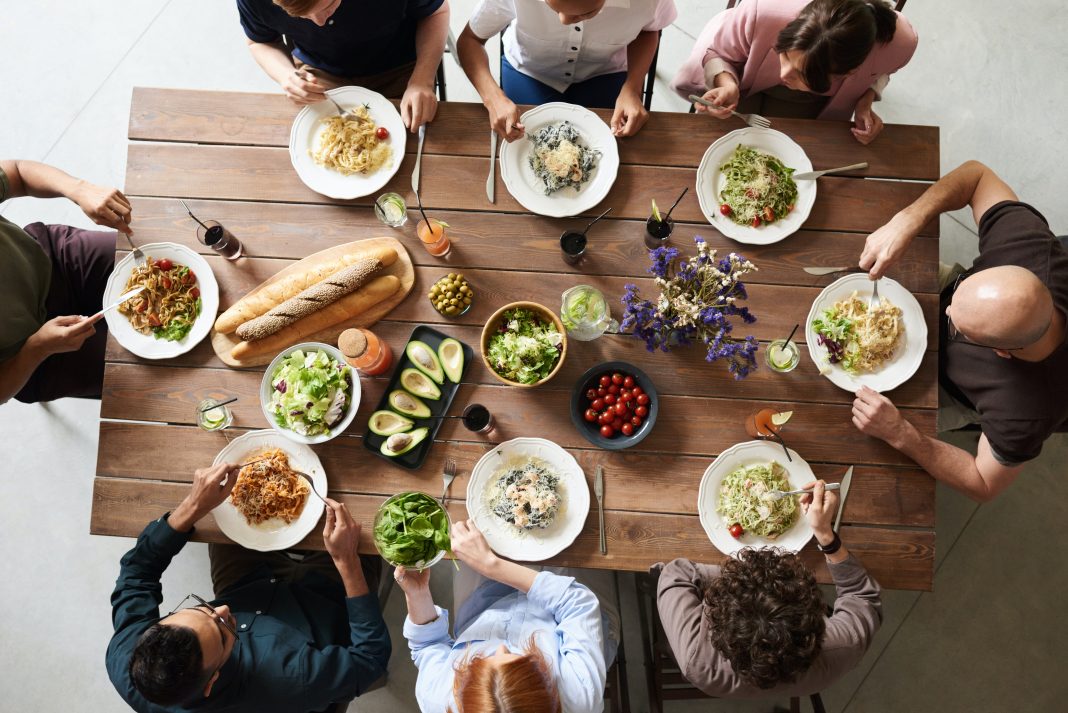 Berbagi Makanan dengan Keluarga dan Teman Dapat Menghilangkan Stres
