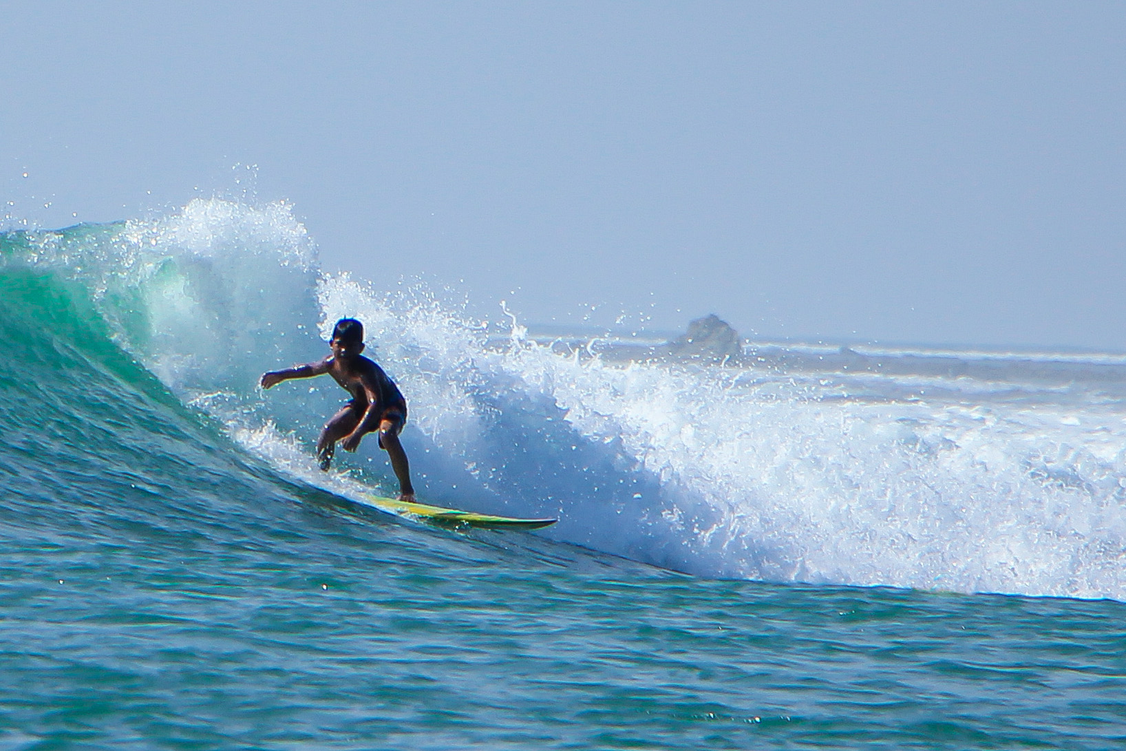 Pantai Lhoknga Spot Surfing Terbaik dan Relaksasi di Aceh