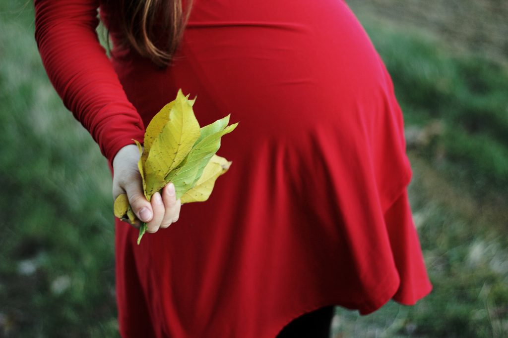 Cara Berbagi Berita Kehamilan dengan Keluarga atau Teman yang Masih Berjuang untuk Hamil (Bagian 2)