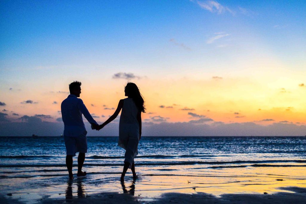 8 Tanda Hubunganmu Benar-Benar Hanya Serangkaian Bom Cinta Manipulatif