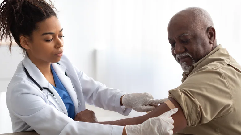 Penelitian Ungkap Vaksin Dapat Menurunkan Risiko Serangan Jantung Dan Stroke Pasca-COVID
