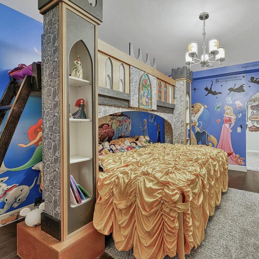 Rumah di Colorado Ini adalah Impian para Pencinta Disney dan Kini Sedang Dijual!