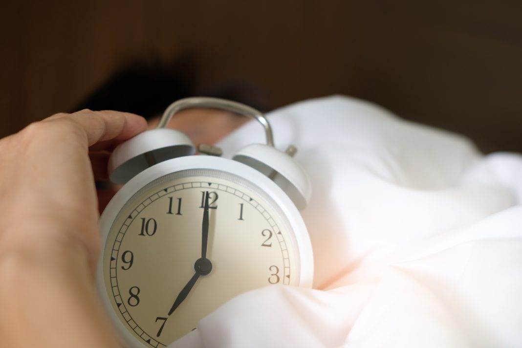 Penelitian Buktikan bahwa Cukup Tidur Merupakan Kunci dari Kehidupan Sosial Lancar (Bagian 2)