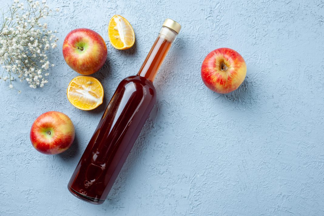 Berhenti Memercayai 7 Mitos Tentang Manfaat Cuka Sari Apel Ini, Ladies!