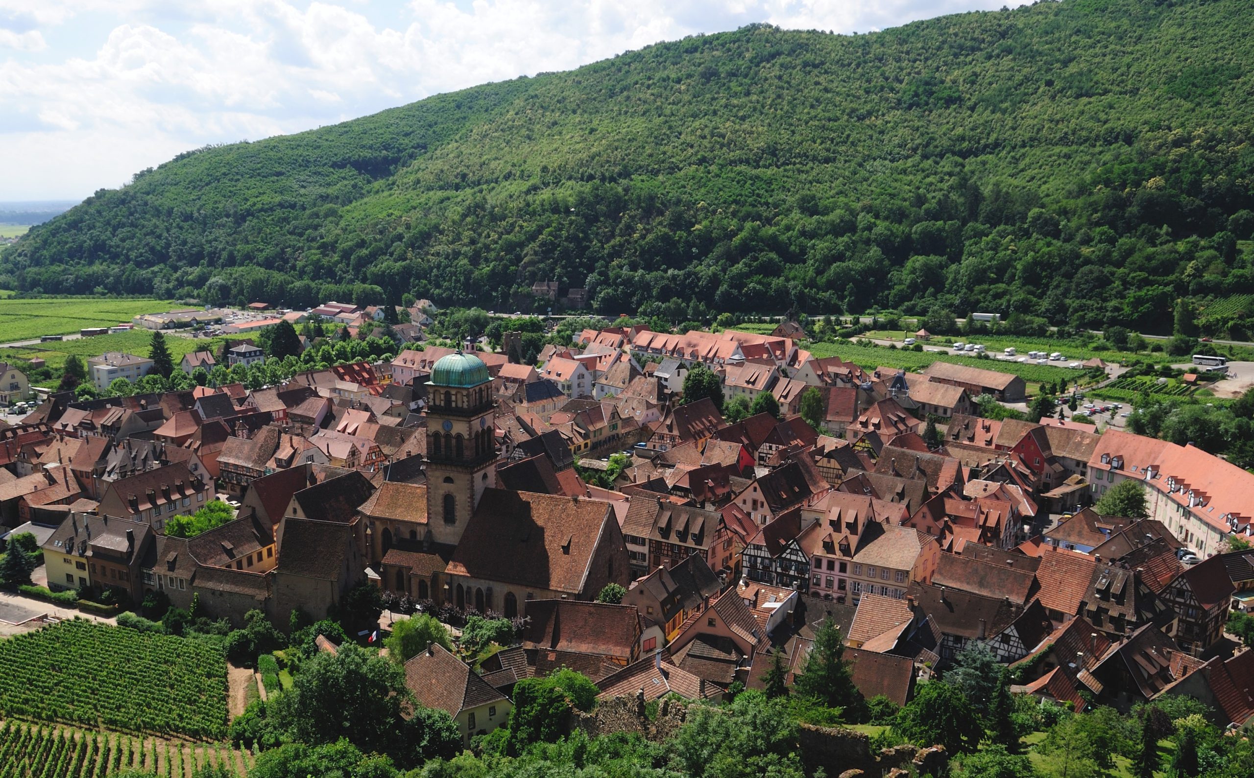Desa di Prancis yang Indah dan Memenangkan Penghargaan