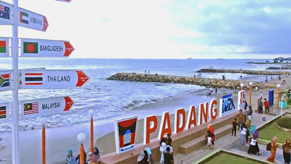 Pantai Padang Pesona Baru Destinasi Wisata di Sumatra Barat