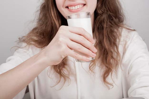8 Hal yang akan Terjadi Pada Tubuh ketika Kamu Minum Susu Sapi Setiap Hari (Bagian 1)
