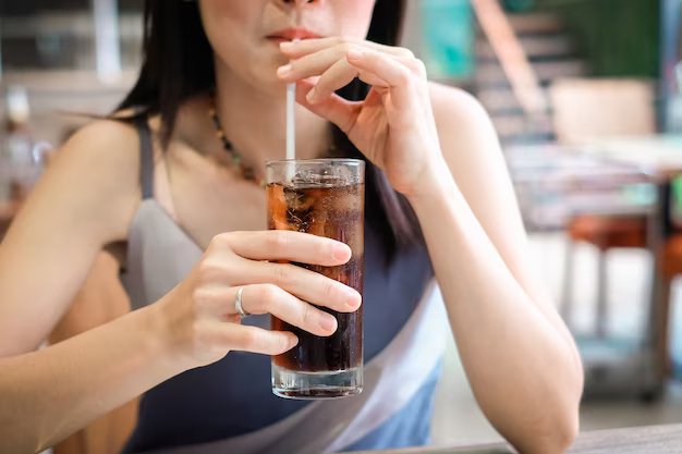 Minum Diet Soda Ternyata Memiliki Efek Tak Terduga pada Gigi!