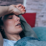 Benarkah Panas pada Malam Hari Bisa Lebih Membahayakan di Waktu Tidur? 