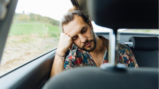 Tidur dengan Aman di Mobil Selama Perjalanan Ini Tips dan Triknya