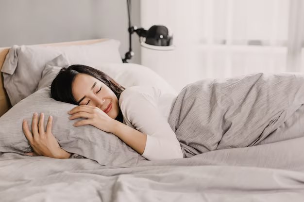 Merasa Seperti Jatuh Saat Tertidur? Inilah yang Tubuhmu Coba Katakan padamu, Ladies!