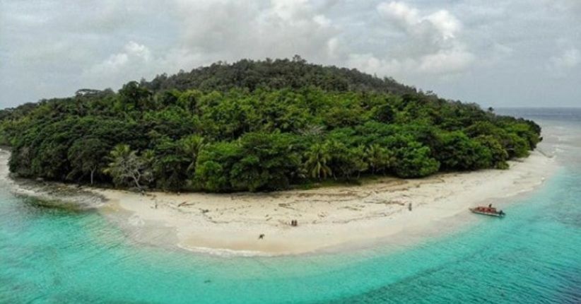 Menyelami Pesona Pulau Molana, Surga Tersembunyi di Tengah Maluku