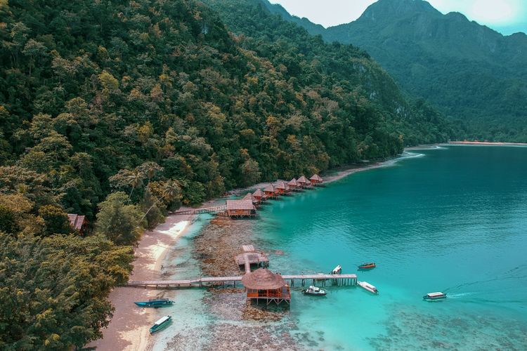 Pantai Ora Sebuah Surga Tersembunyi di Tengah Papua