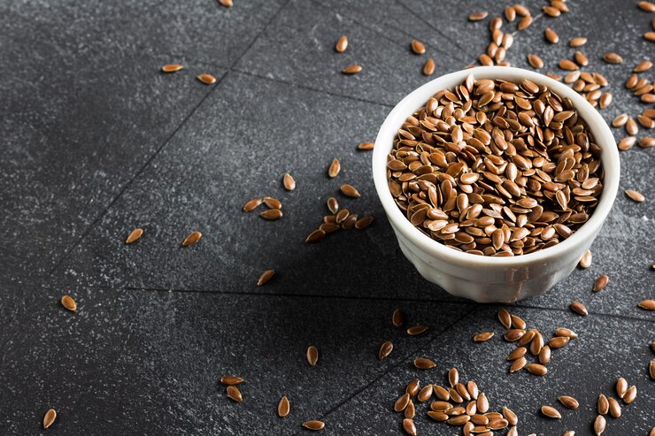 Flaxseed: Fakta Nutrisi, Manfaat, dan Waktu Terbaik untuk Mengonsumsinya 