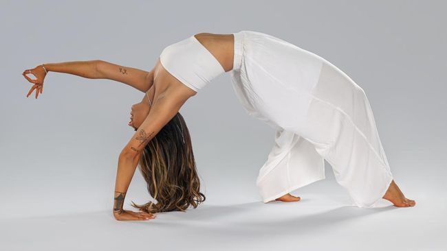 Cara Melakukan Pose Kayang dalam Yoga Cara dan Manfaatnya